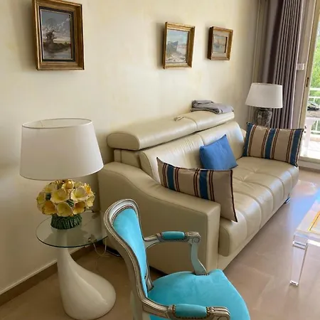 Les Pervenches Apartment